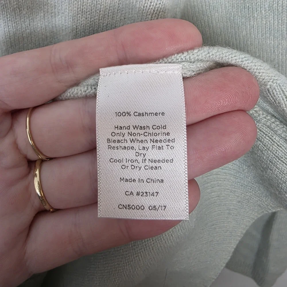 Talbots Pale Green 100% Cashmere 3/4 Sleeve Quiet Luxury Soft Sweater Size M Pet